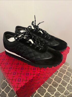 Women’s Tory Burch size 9 black quilted/leather and suede sneakers